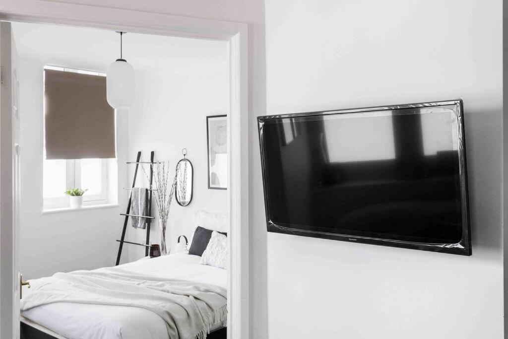 Apartament The Minimalist - Entire 1 Bed Flat Near Gunwharf Quays, Ground Floor Flat Private Entrance Portsmouth Zewnętrze zdjęcie